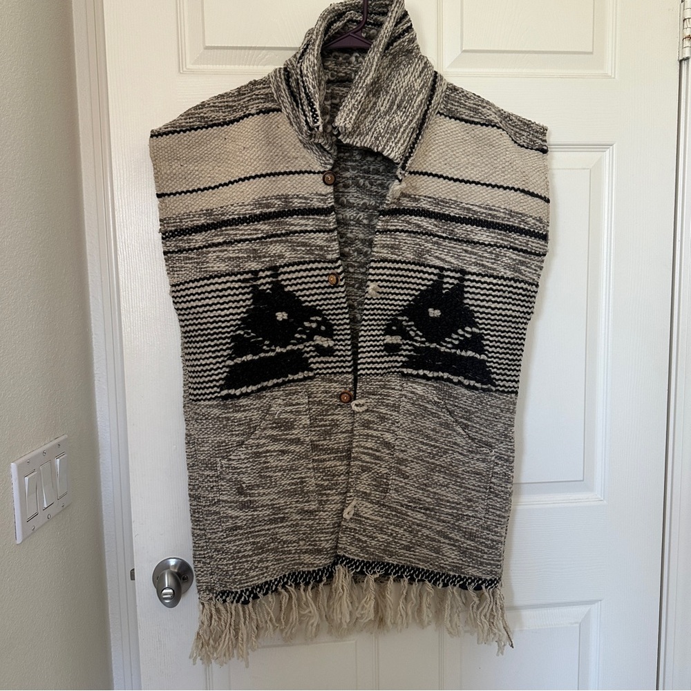 Women's beige woven carpet style vest